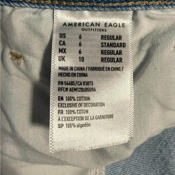 American Eagle Outfitters Light Blue Mom Jeans - Picture 6 of 6